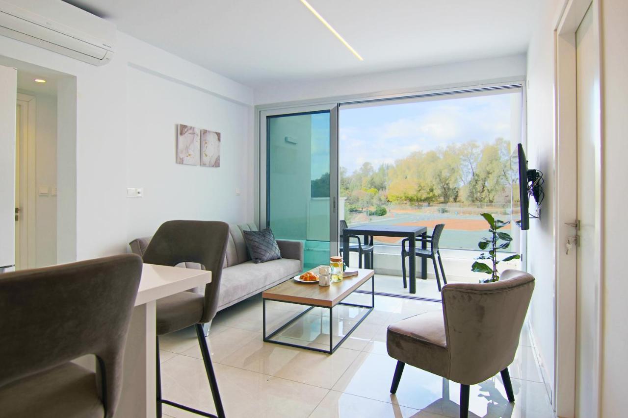 Phaedrus Living - Seaside Executive Flat Harbour 205 Appartement Paphos Buitenkant foto