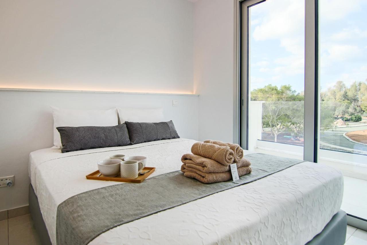 Phaedrus Living - Seaside Executive Flat Harbour 205 Appartement Paphos Buitenkant foto