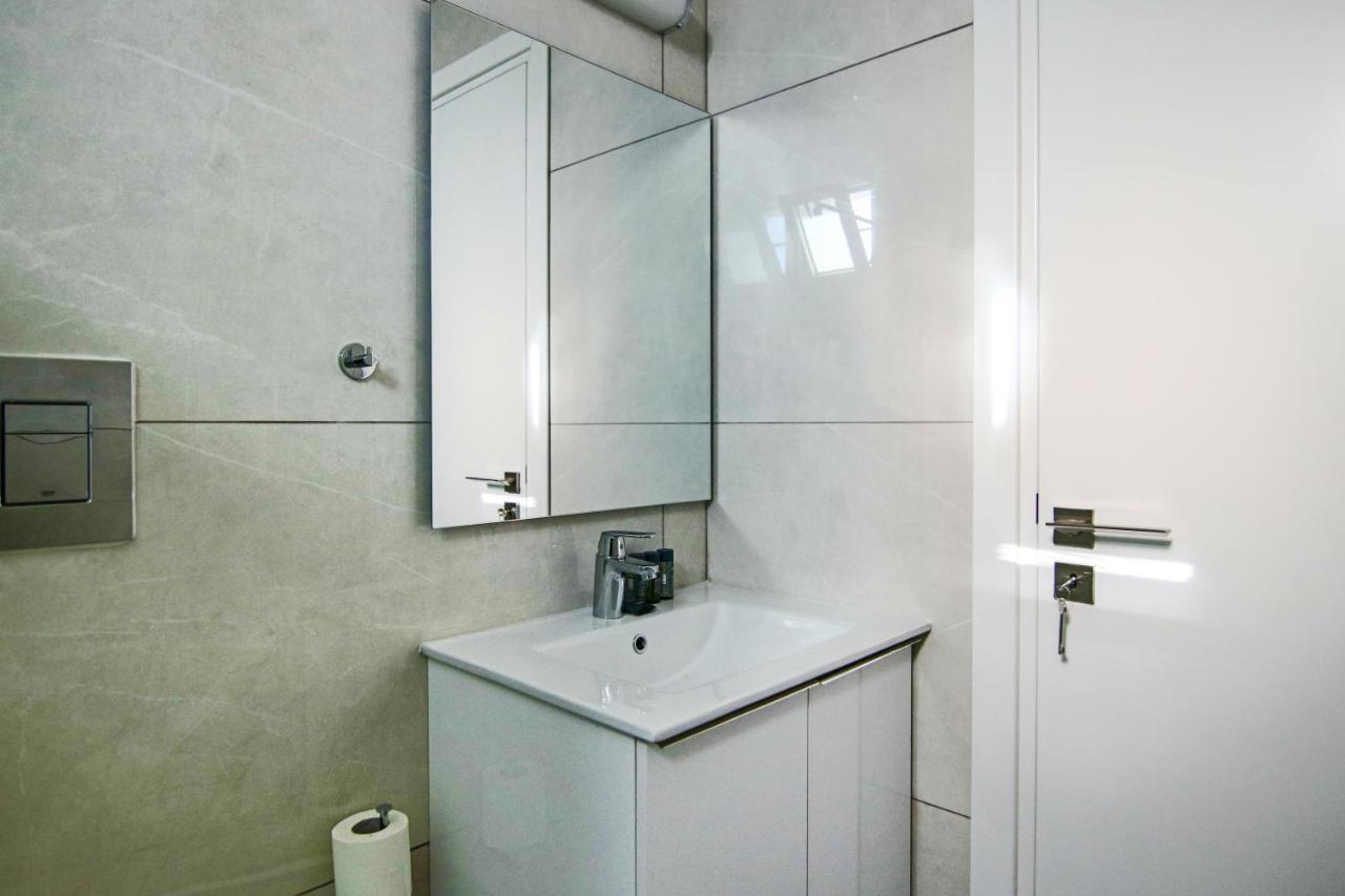 Phaedrus Living - Seaside Executive Flat Harbour 205 Appartement Paphos Buitenkant foto