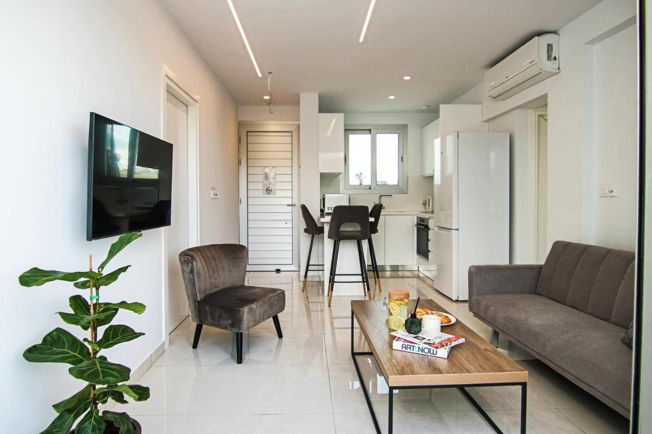 Phaedrus Living - Seaside Executive Flat Harbour 205 Appartement Paphos Buitenkant foto